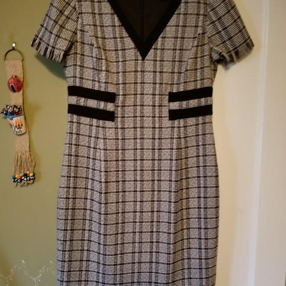 Dress - Picture 2 of 3